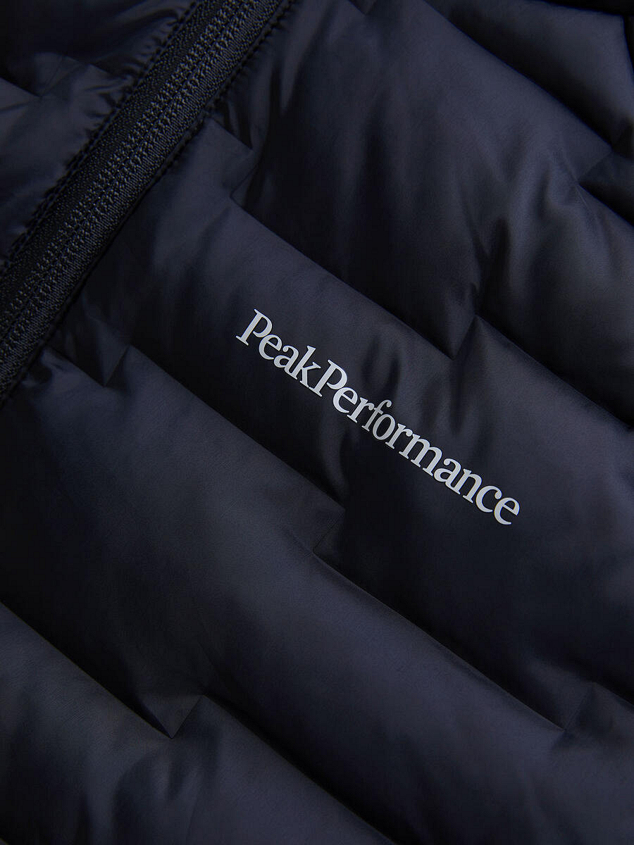 W Argon Light Hood Jkt (FW23) - Peak Performance Whistler