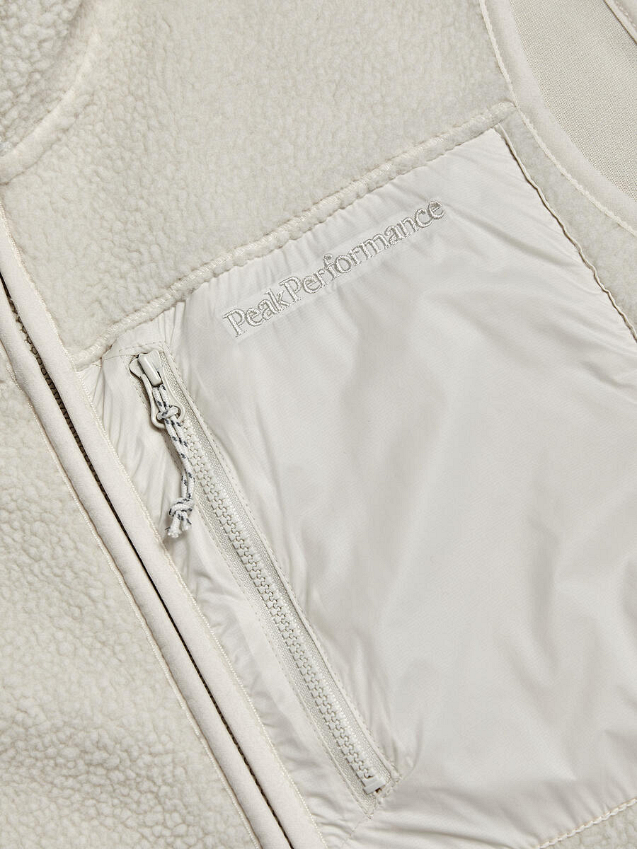 Pile fleece vest in white - Peak Performance