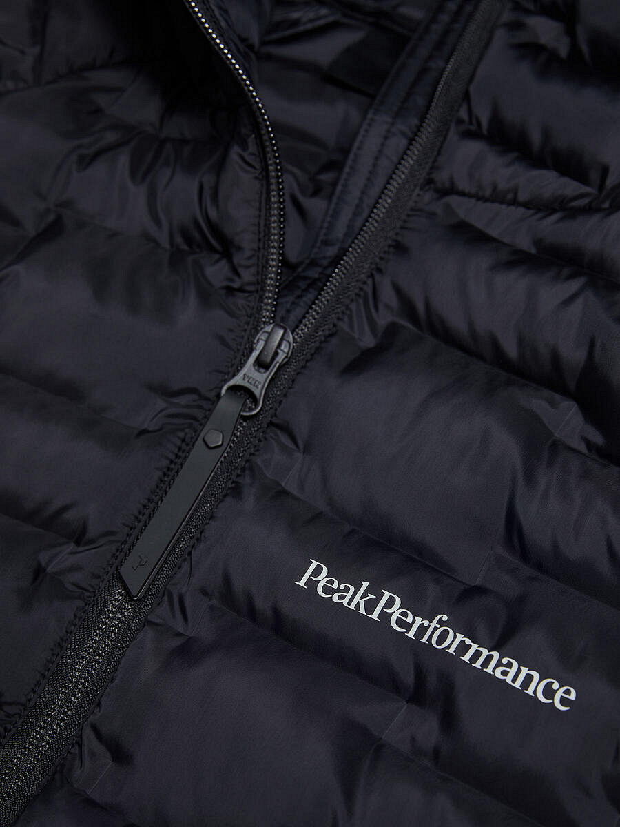 M Argon Light Hood Jacket (FW25) - Peak Performance Whistler